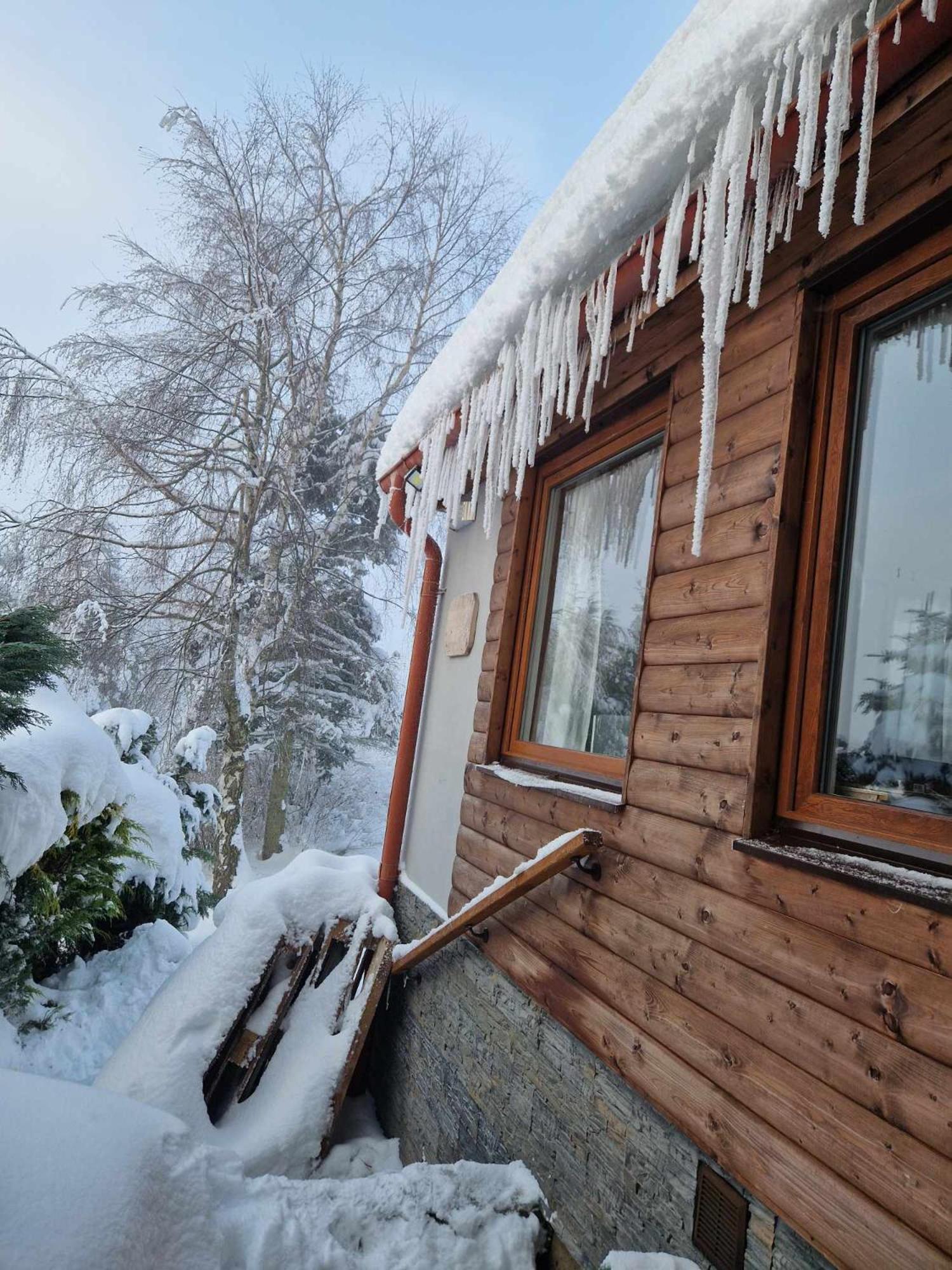 Chata Jeleni Drevenice S Vlastni Virivkou Horni Halze ภายนอก รูปภาพ